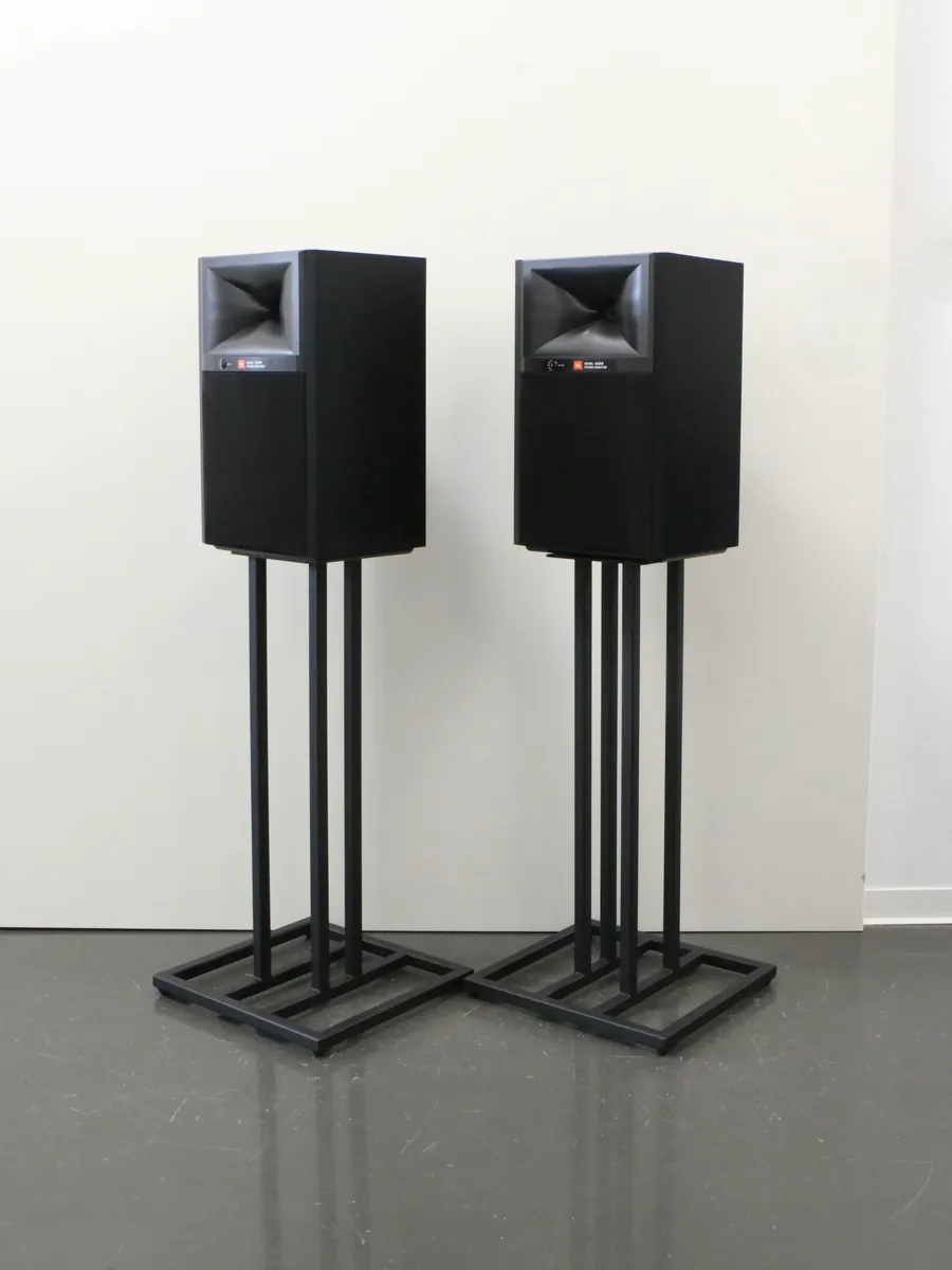 JBL 4309 High-End Kompaktlautsprecher inkl. Stands