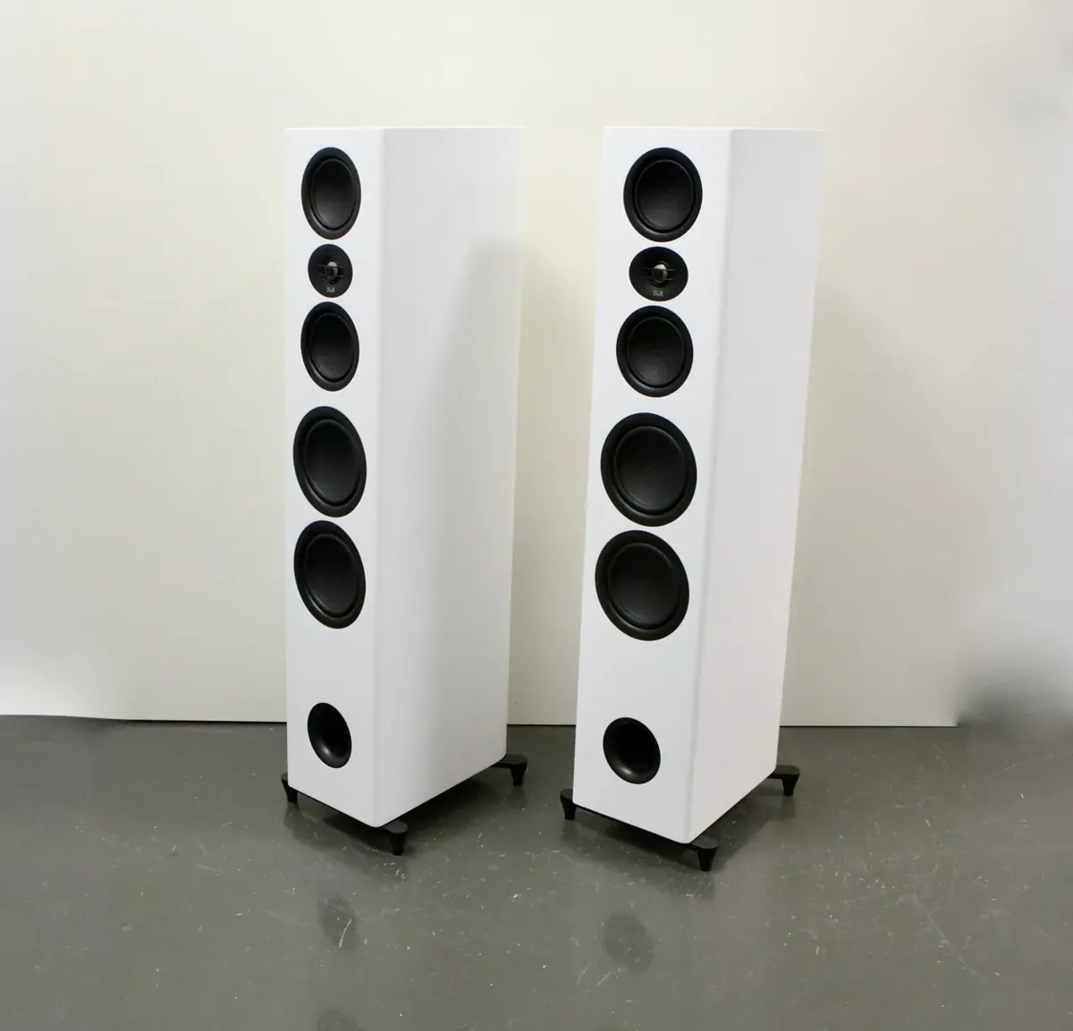 T+A S 130 weiß High-End Standlautsprecher