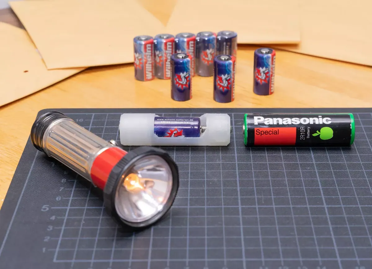 3 Volt 2R10 Duplex Stick Battery Adapter for DDR Flashlight (With Battery)