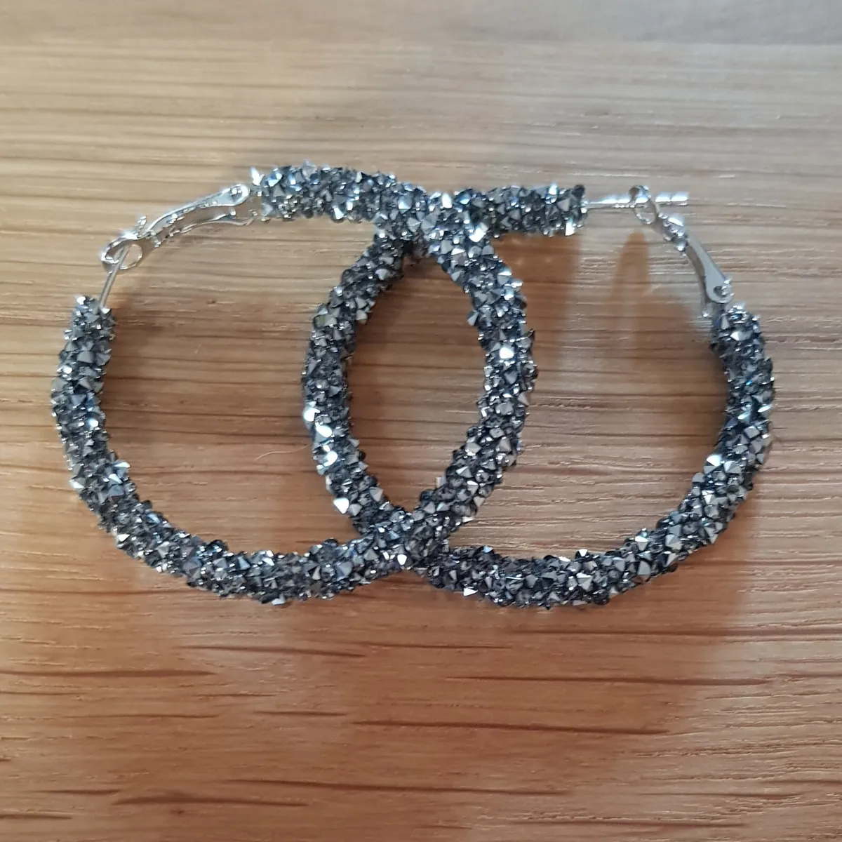 Strass Creolen Ohrringe 49 mm Edelstahl Kreolen Modeschmuck Schwarz