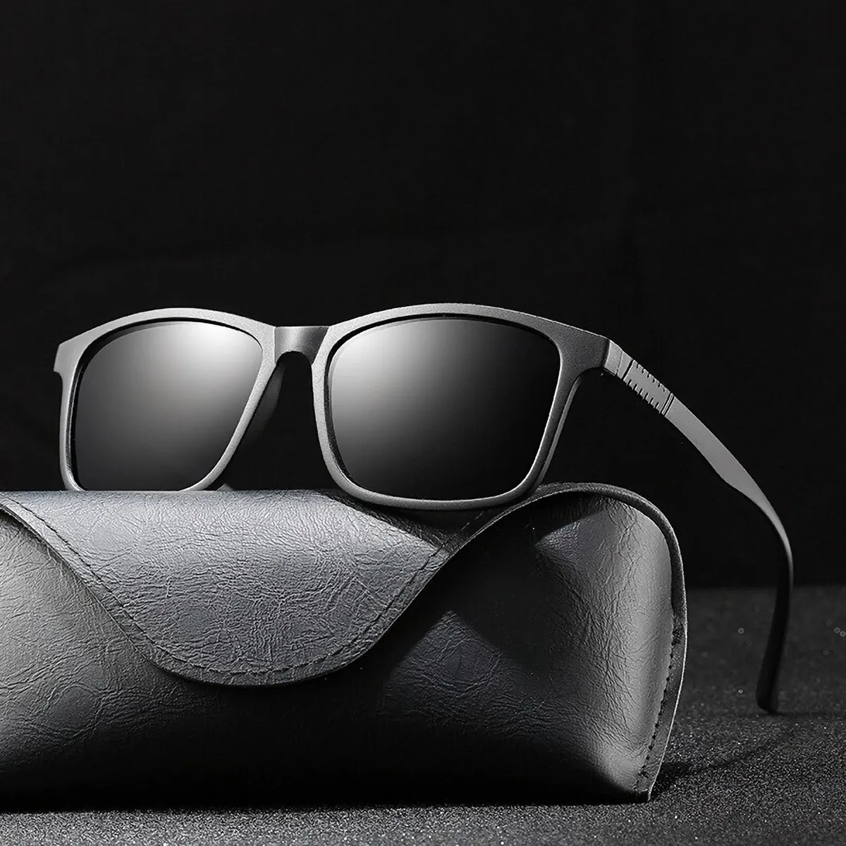 Stylische Sonnenbrille Cool TR90-361 Schwarz Gläser dark und polarisiert
