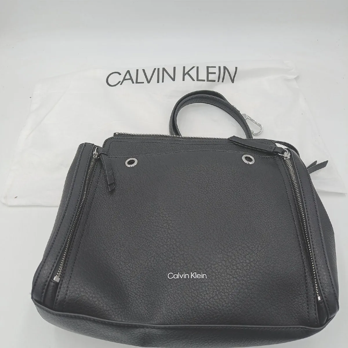 Calvin Klein Damen Novelty Satchel Elaine Bubble Lamb schwarz Silber ohne Gurt