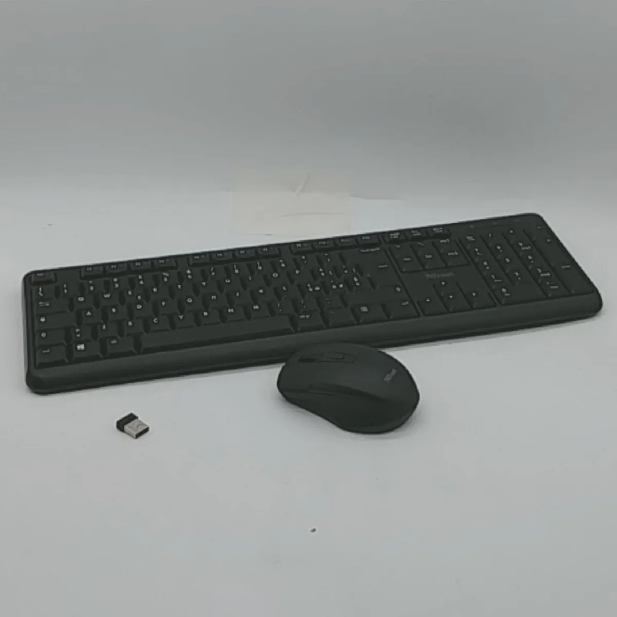 Trust Tastatur Maus Set kabellos Office Multimedia Italienisches Layout USB Receiver Schwarz