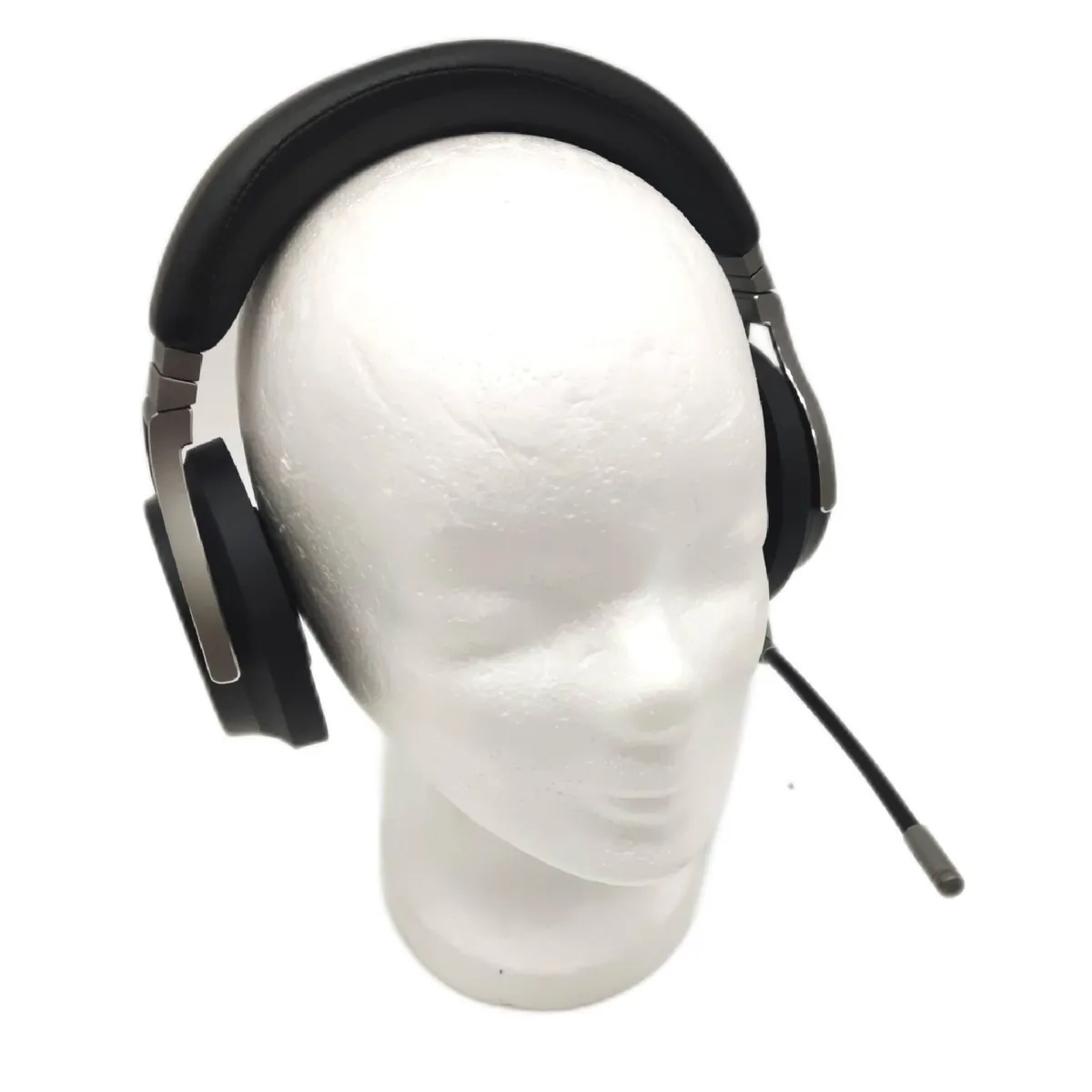 Corsair Virtuoso RGB Wireless Gaming Headset 7 1 Surround Gebrauchsspuren ohne Ohrpol