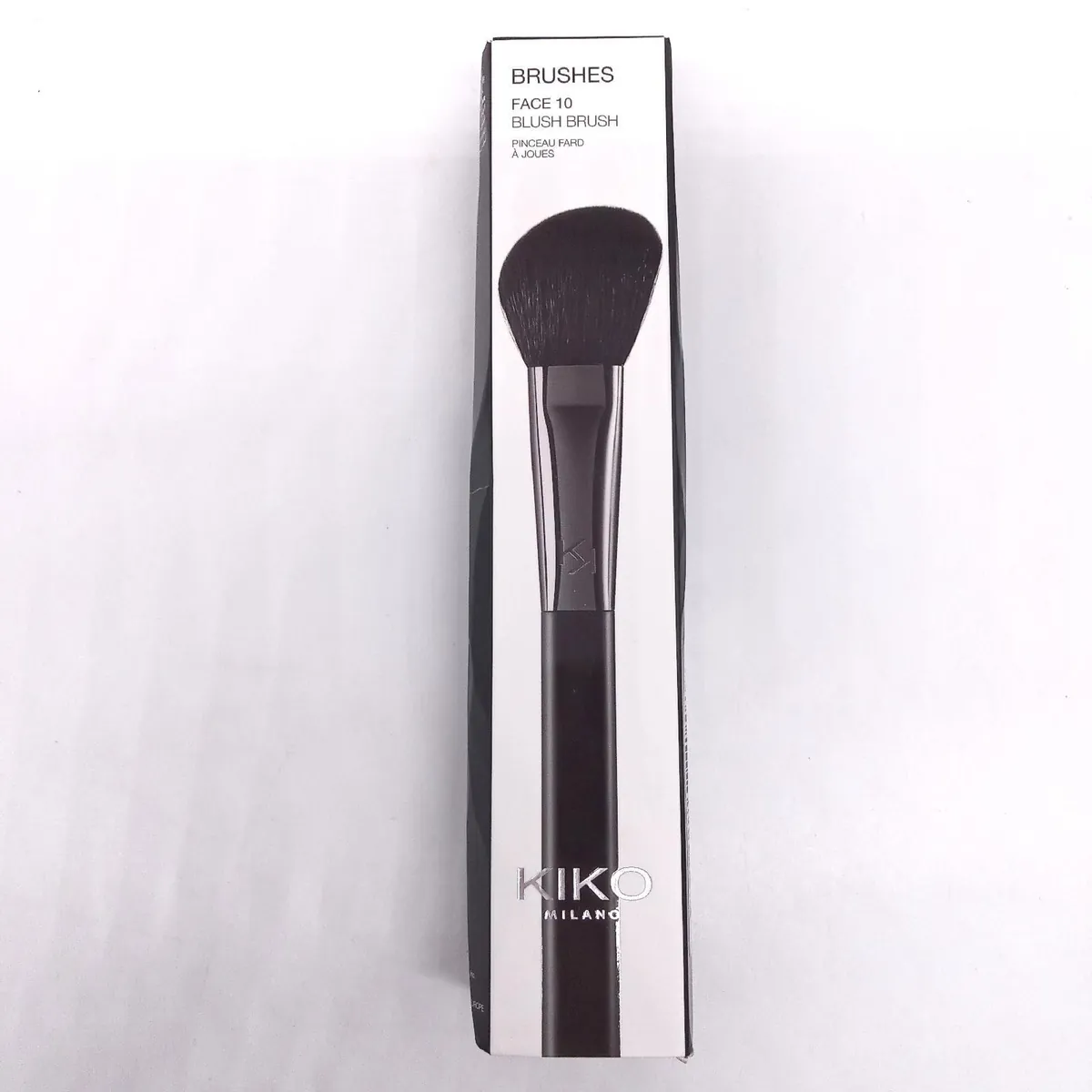 KIKO Milano Face 10 Blush Brush Schrägschnitt für Blush Lands und (14,99)