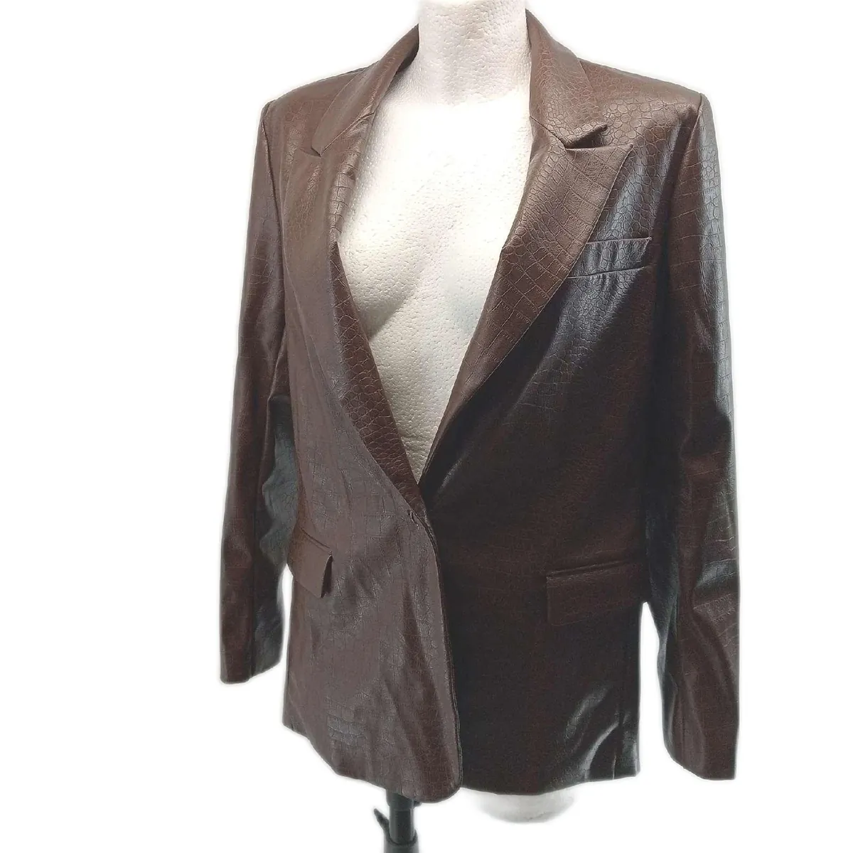 The Drop Damen Blazer Kunstleder Chocolate Croc elegant modisch zum Ausgehen
