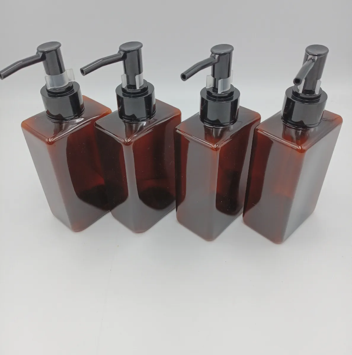 Braun Seifenspender Set Badaccessoires 4er Set 300ml Kunststoff langlebig
