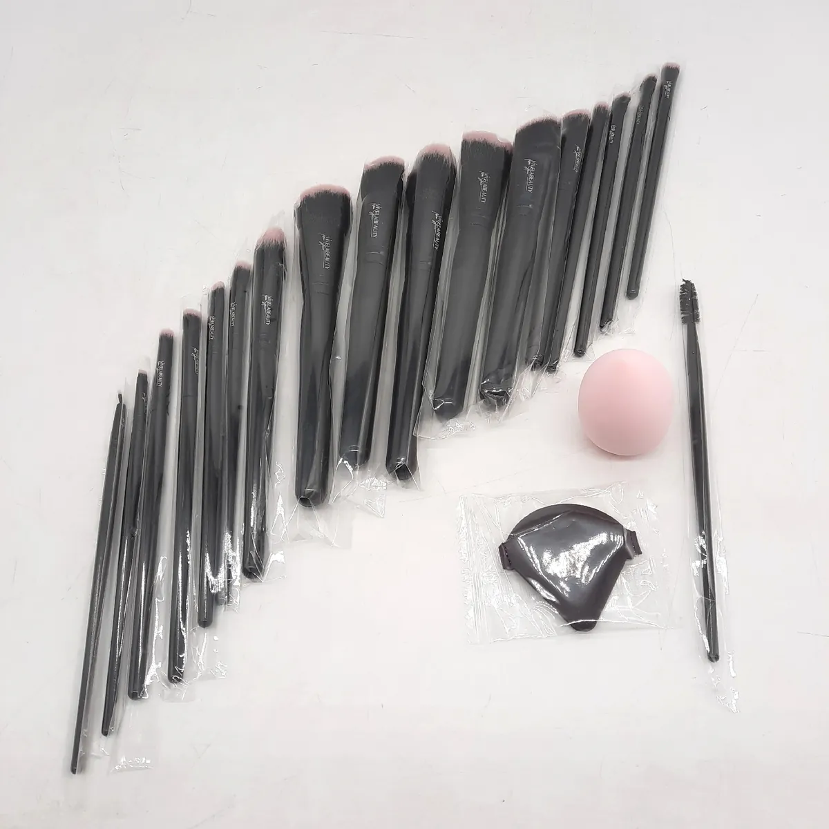 Make-up-Pinselset mit 18 hochwertigen synthetischen Make-up-Pinseln ? Professionelles Set für