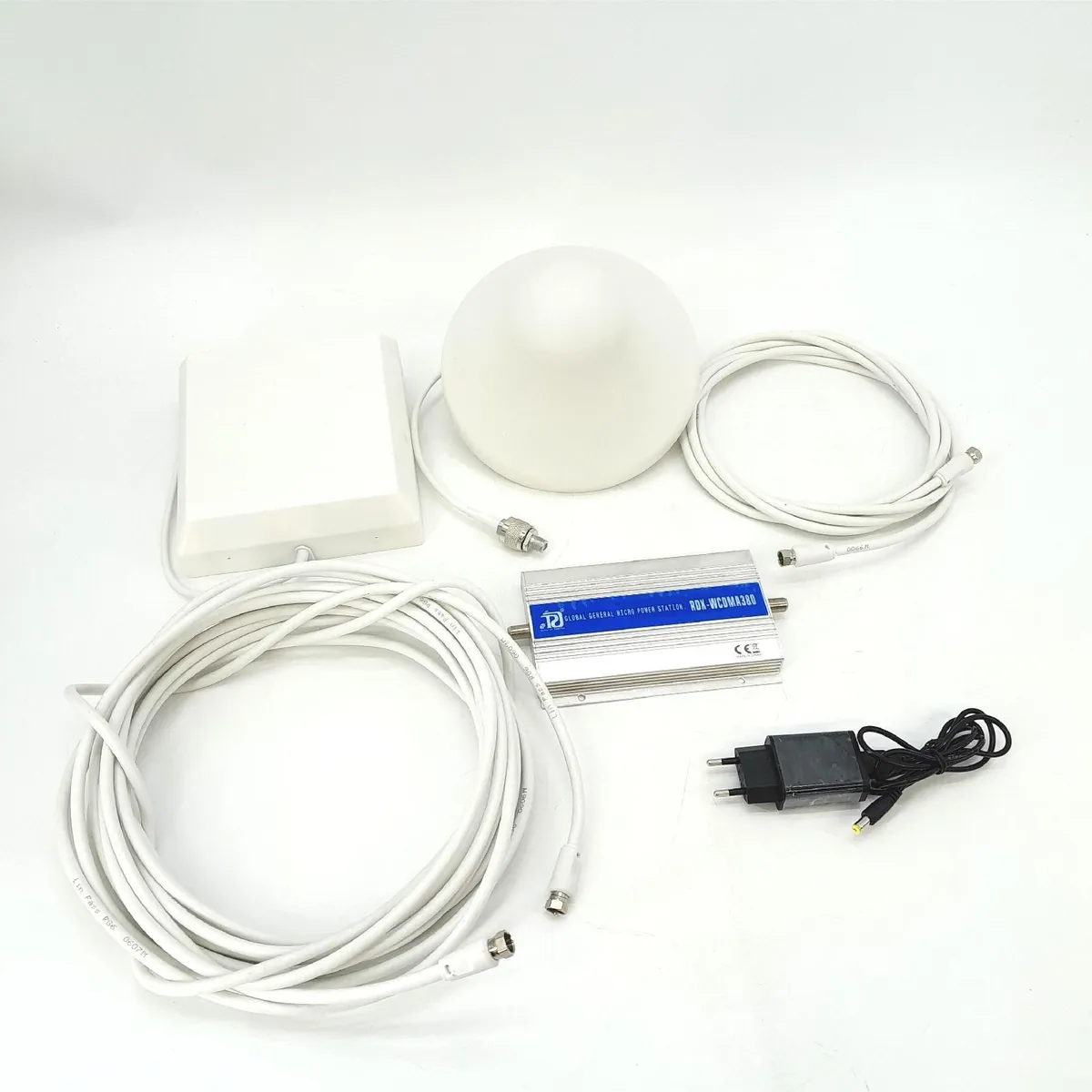 SignalRepeater Verstärker Kit Mobilfunk Zubehör GSM UMTS 3G Handys Empfang verbessern
